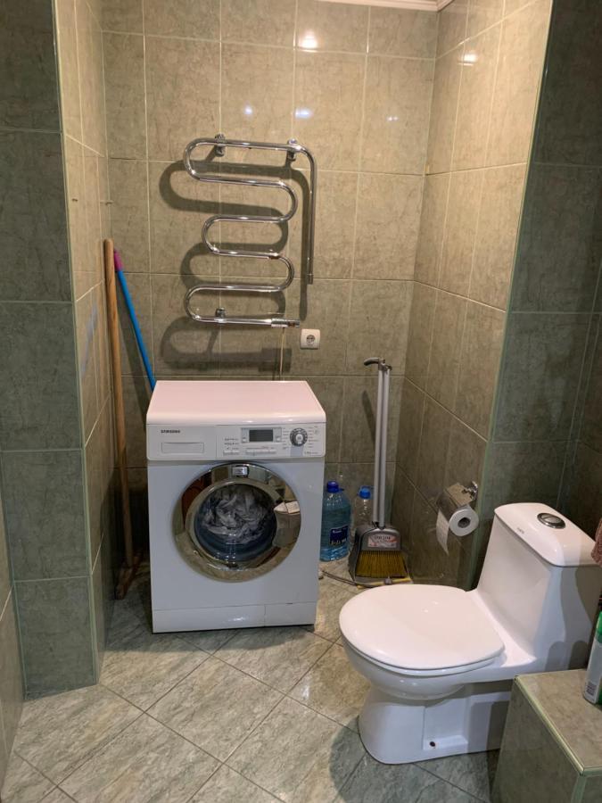 יירבאן Cozy Apartment Near Republic Square מראה חיצוני תמונה